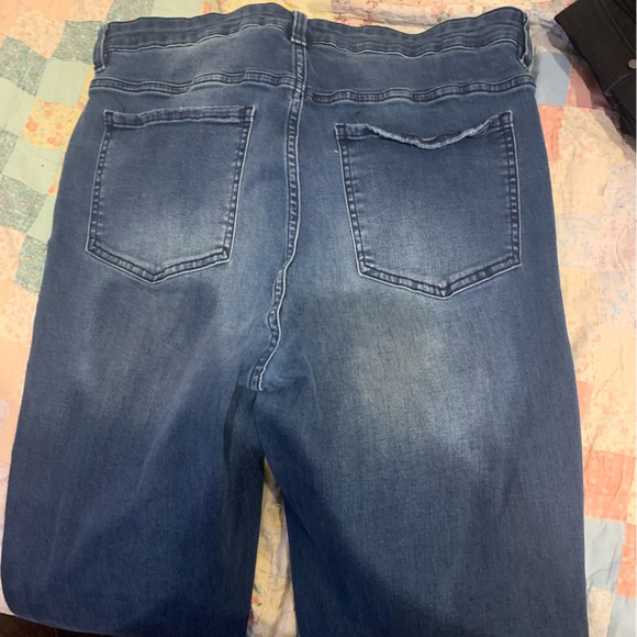 Universal Standard distressed skinny jeans - Picture 2 of 3